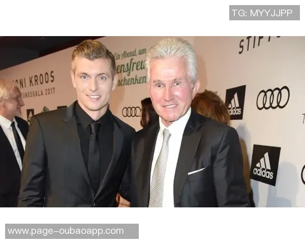 拜仁祝希斯菲尔德77岁生日快乐功勋主帅带队夺14冠成就辉煌历史